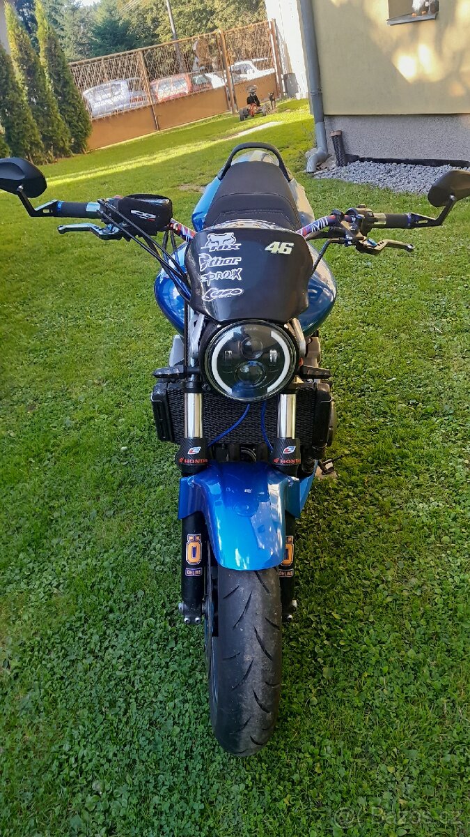 Honda CB900F Hornet - 8