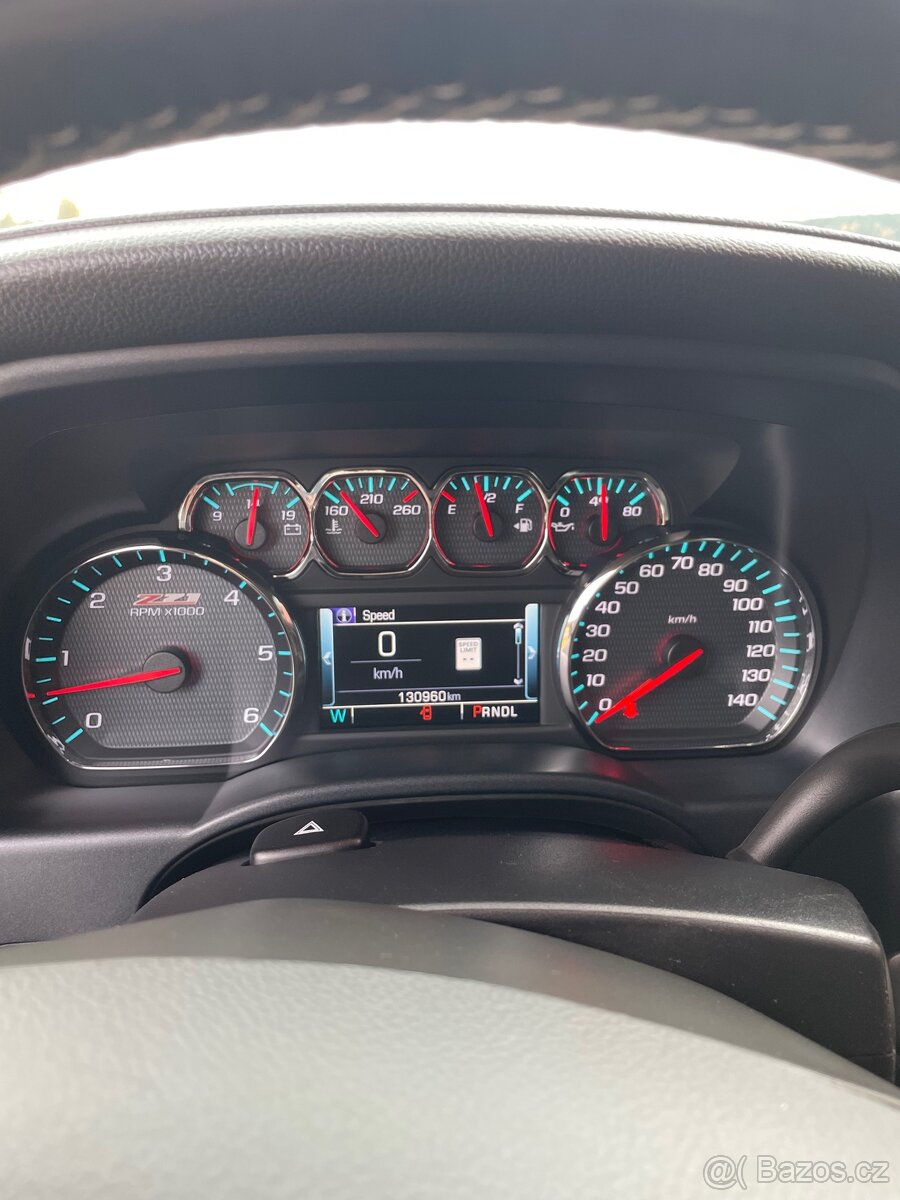 CHEVROLET SILVERADO - 2017 - 4x4 - 5.3 VORTEC - 8