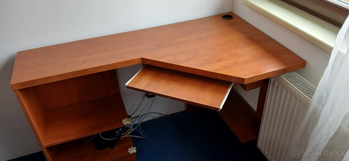 Komoda, stůl, skříňky - 8