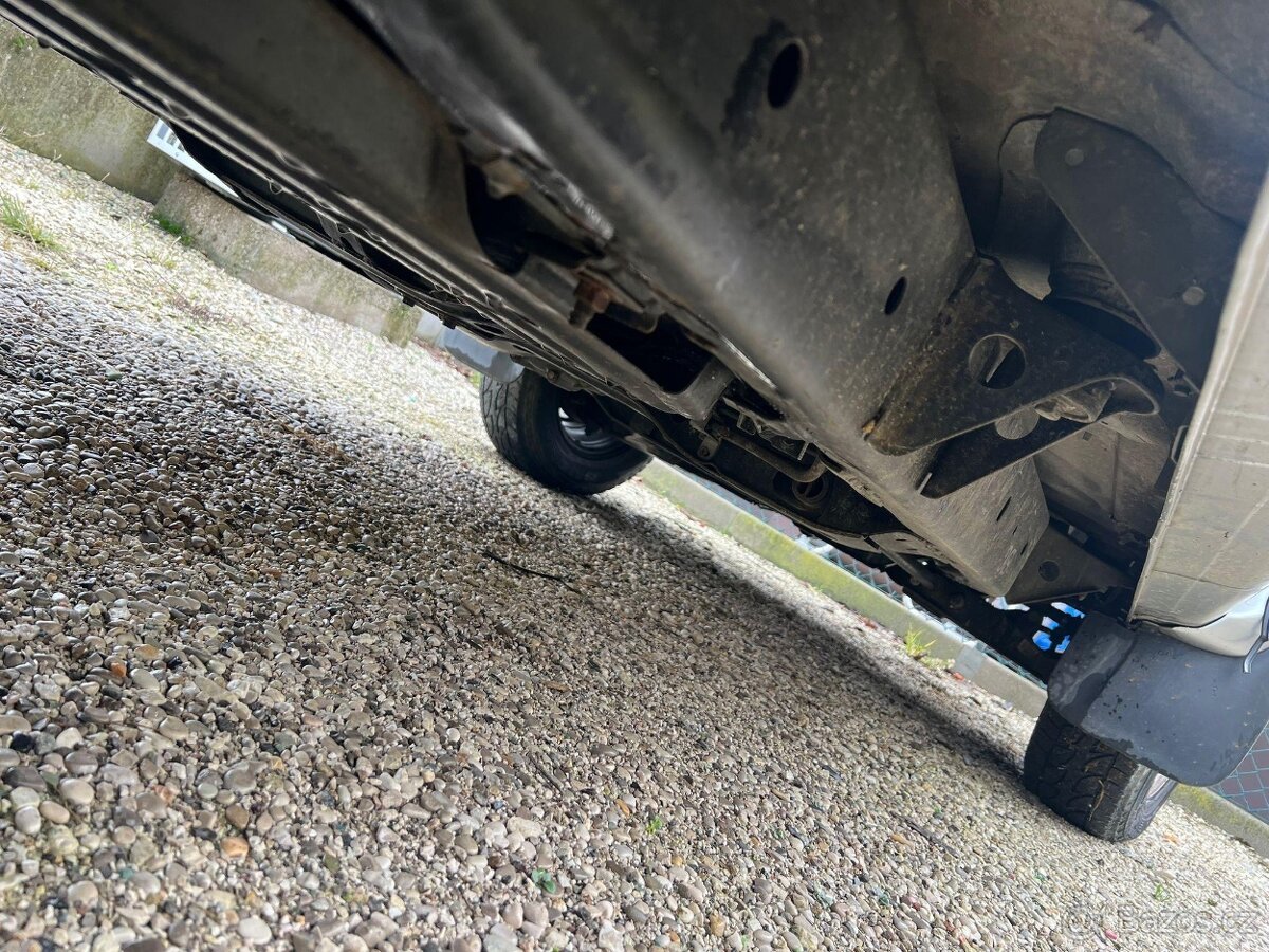 Navara NP 300 2.5 TD BEZ KOROZE - 8