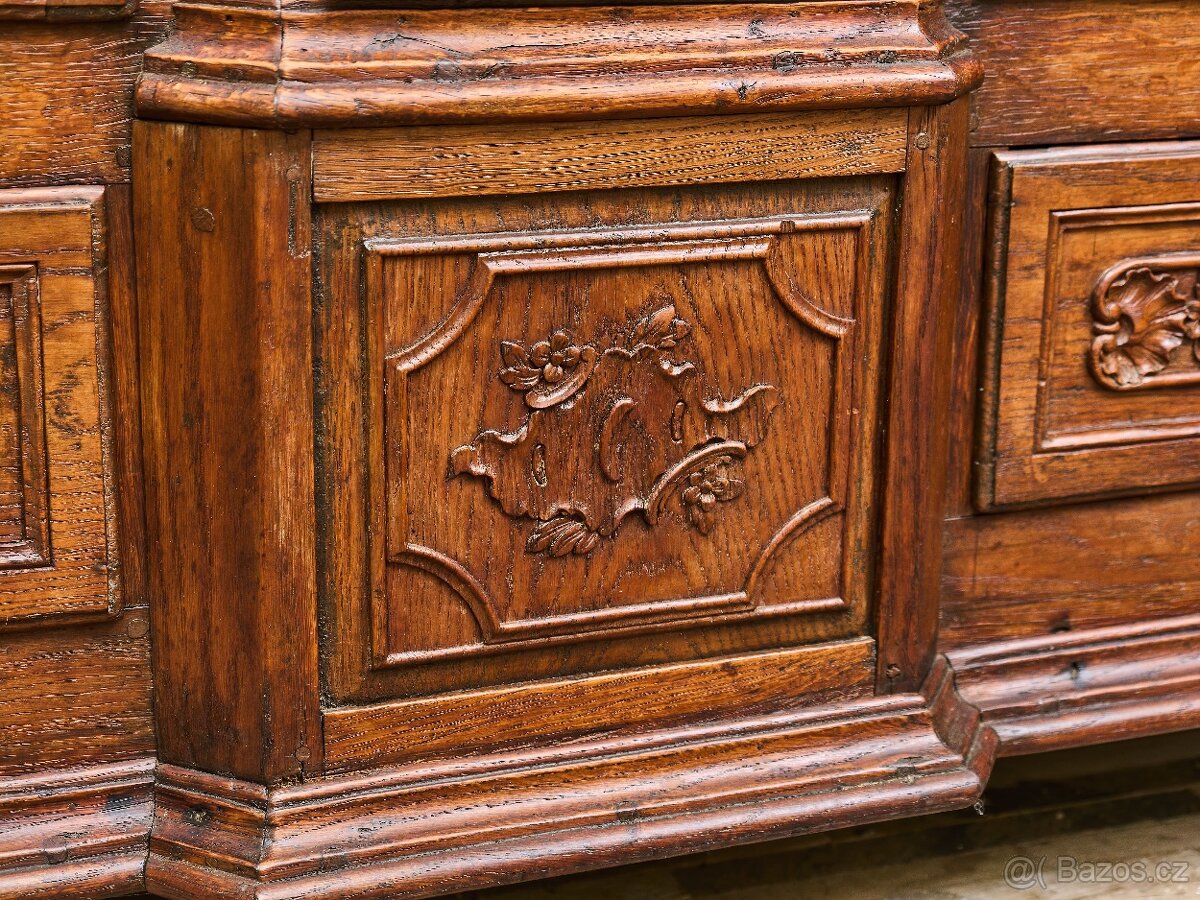 Vyřezávaná lutyšská dubová knihovna z 19. století - 8