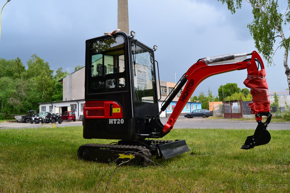 Minibagr Zethos HT2000 (tříválec 26 koní) - 8