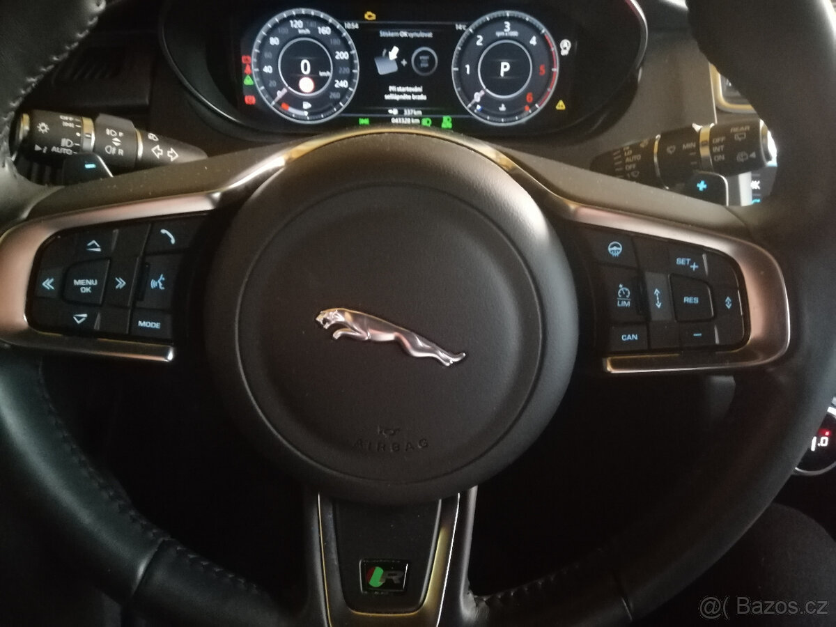Jaguar E-pace - 8