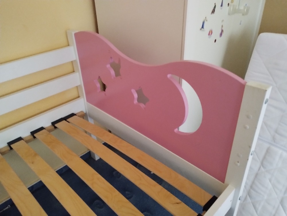 Dvě dětské postele 160 x 80 cm + další nábytek - 8