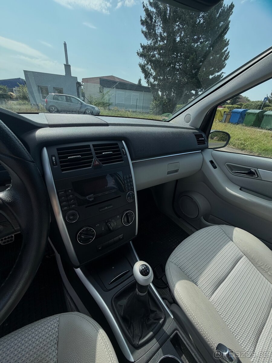 Mercedes Benz B170 - 8
