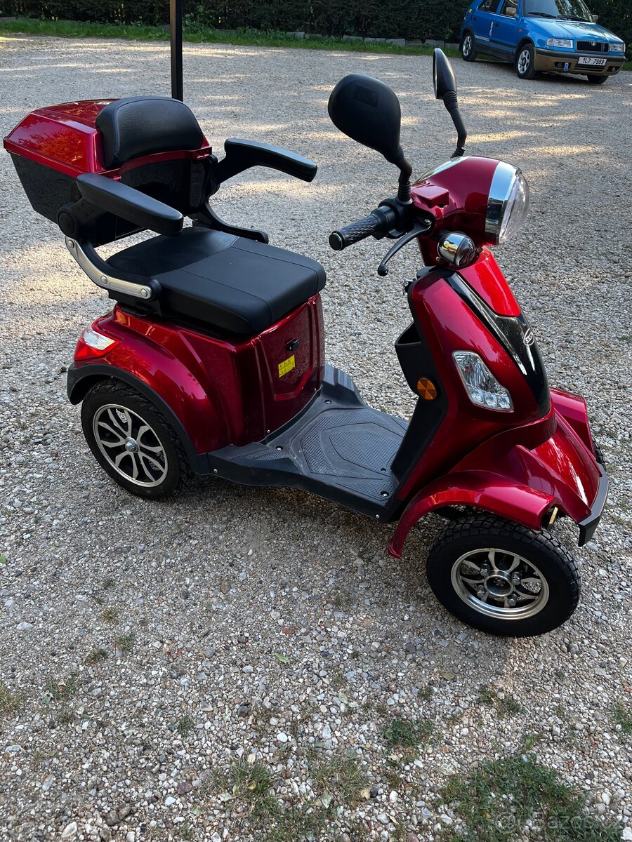 Elektrický čtyřkolový seniorský vozík - 8