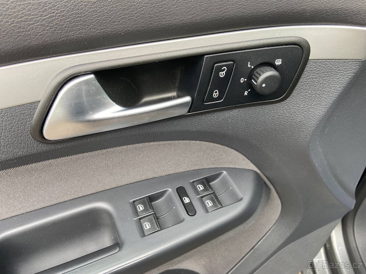 VW Touran 1.6 TDi Navigace,Climatronic - 8