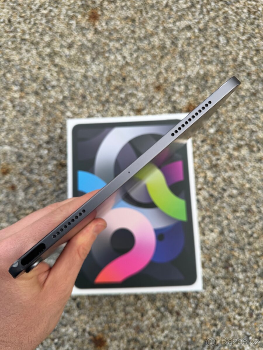 iPad AIR 4 256GB + Smart Keyboard, AirPods Pro - 8