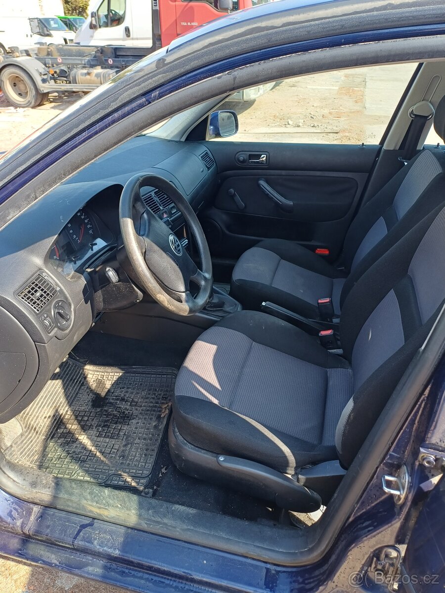 Volkswagen Golf 4 - 1.4 - 8