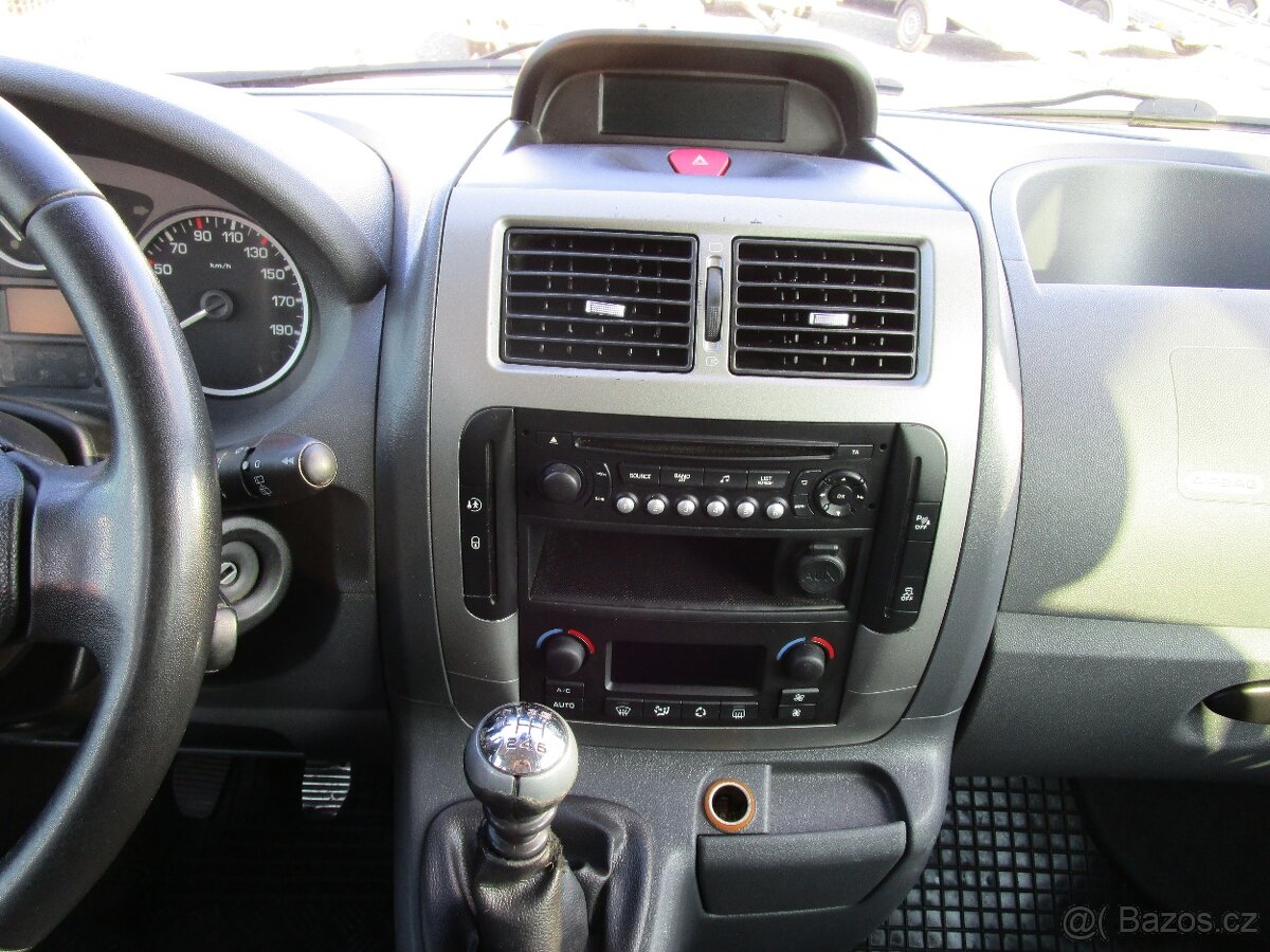 Citroen Jumpy 2.0HDi Multispace Exclusive Long, 8 míst - 8