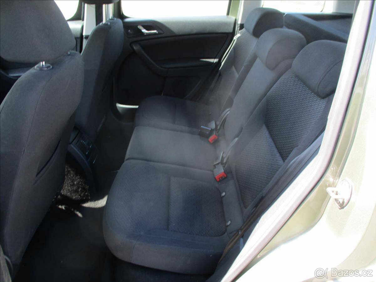 Škoda Yeti 2,0 TDI 81 kW Elegance Outdoor 2014 - 8