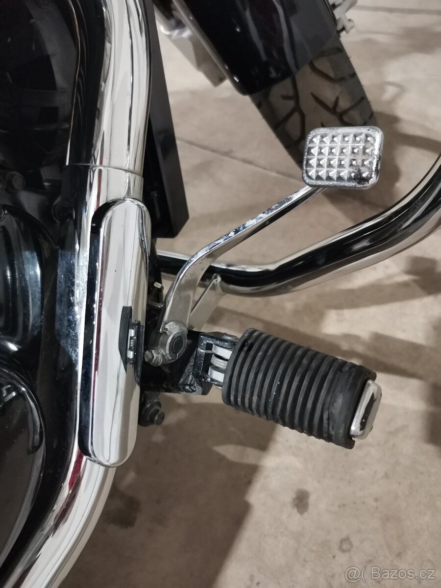 Suzuki intruder 800 - 8