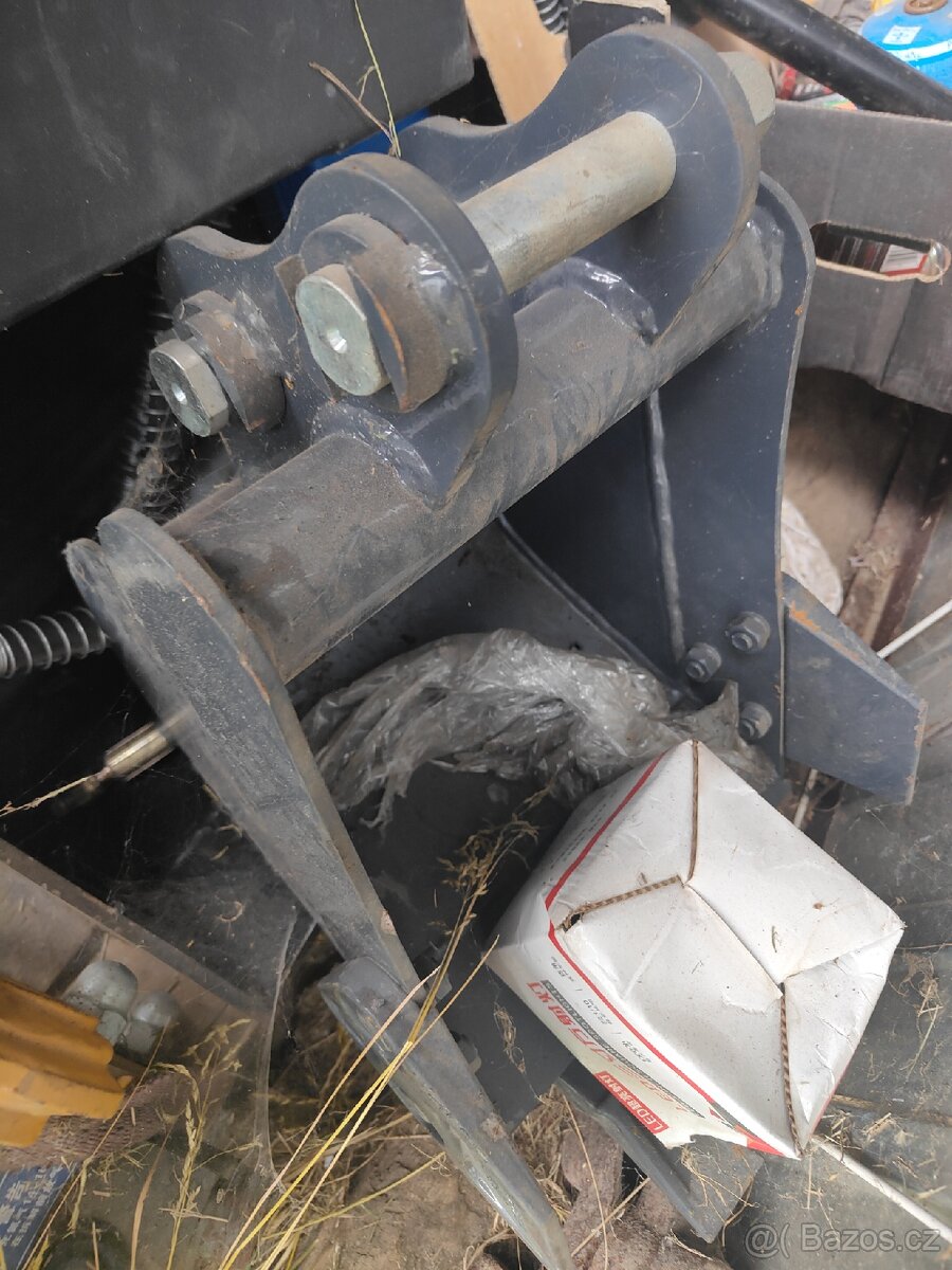 Prodám bagr 1,7 tuny - 8