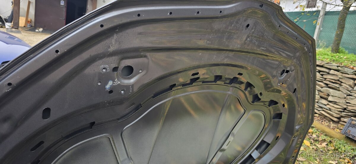 Škoda Octavia IV přední kapota - 8