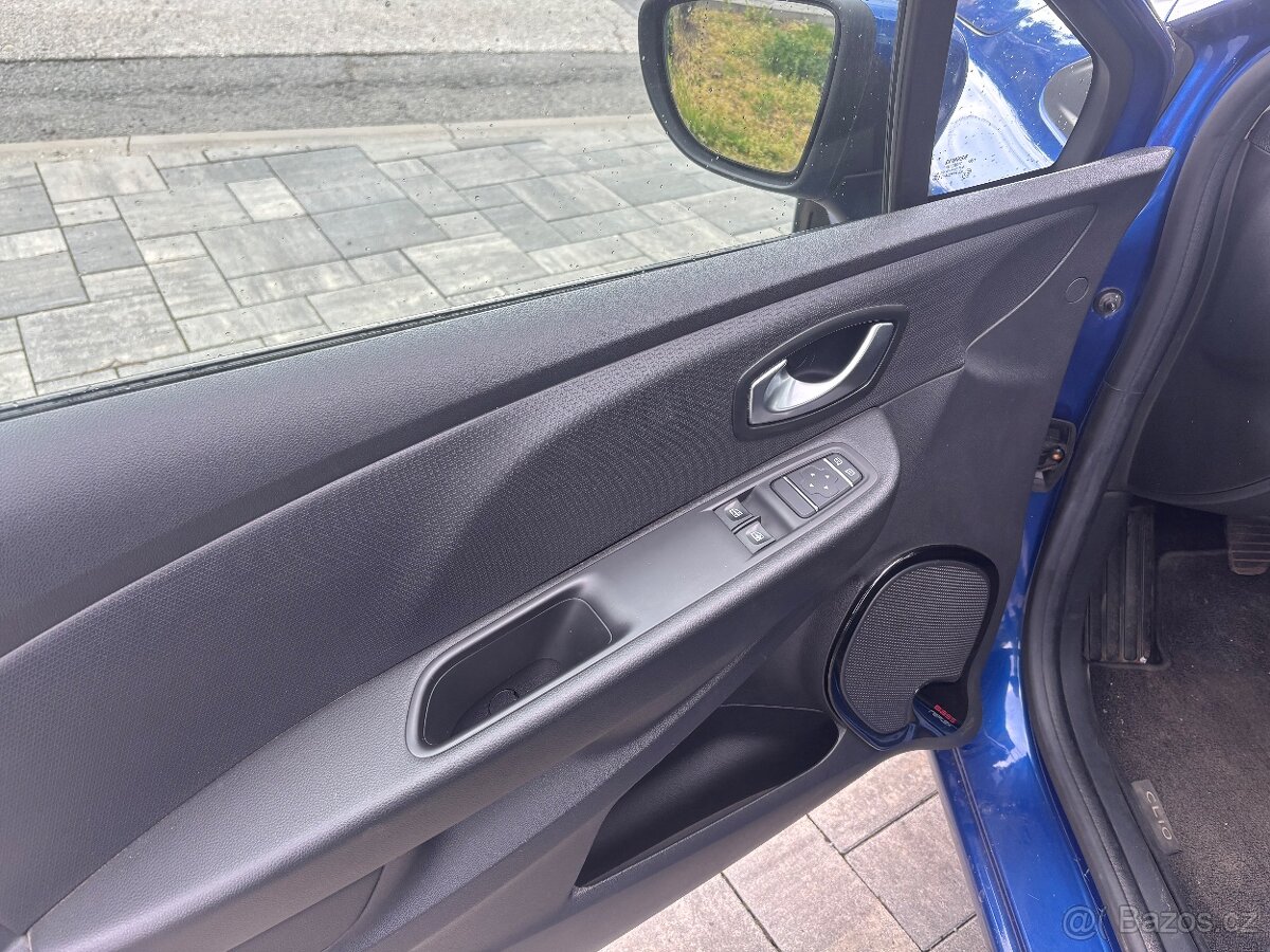 Renault Clio - 8