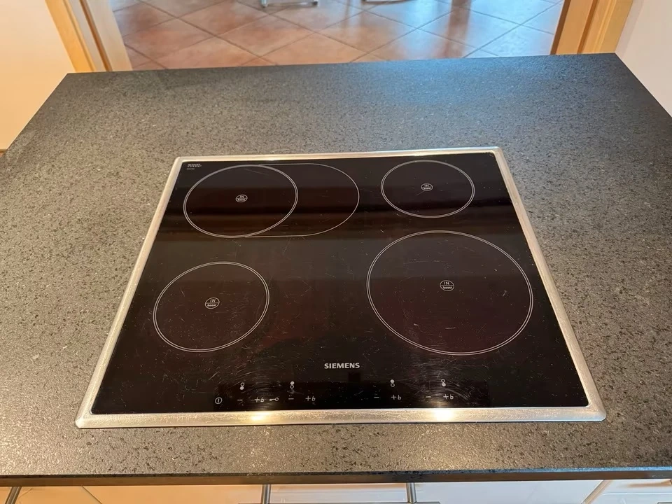 Velká moderně-klasická kuchyně(25.23) - 8