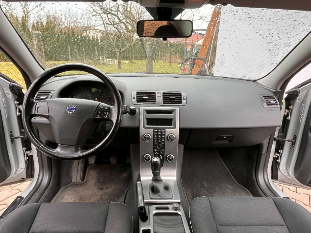 Volvo S40, 1.6 Benzín, nová STK, TZ - 8