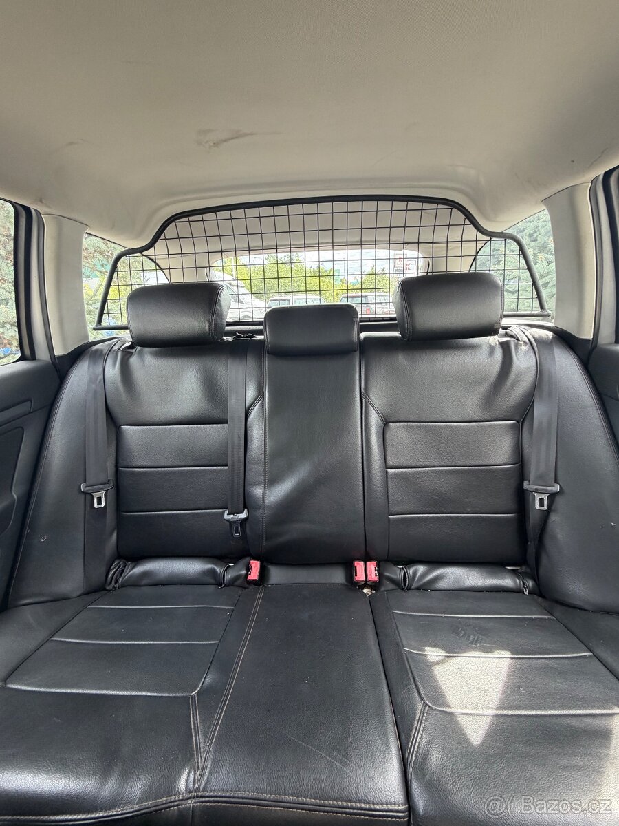 Škoda Octavia Combi 1,6 benzín - 8
