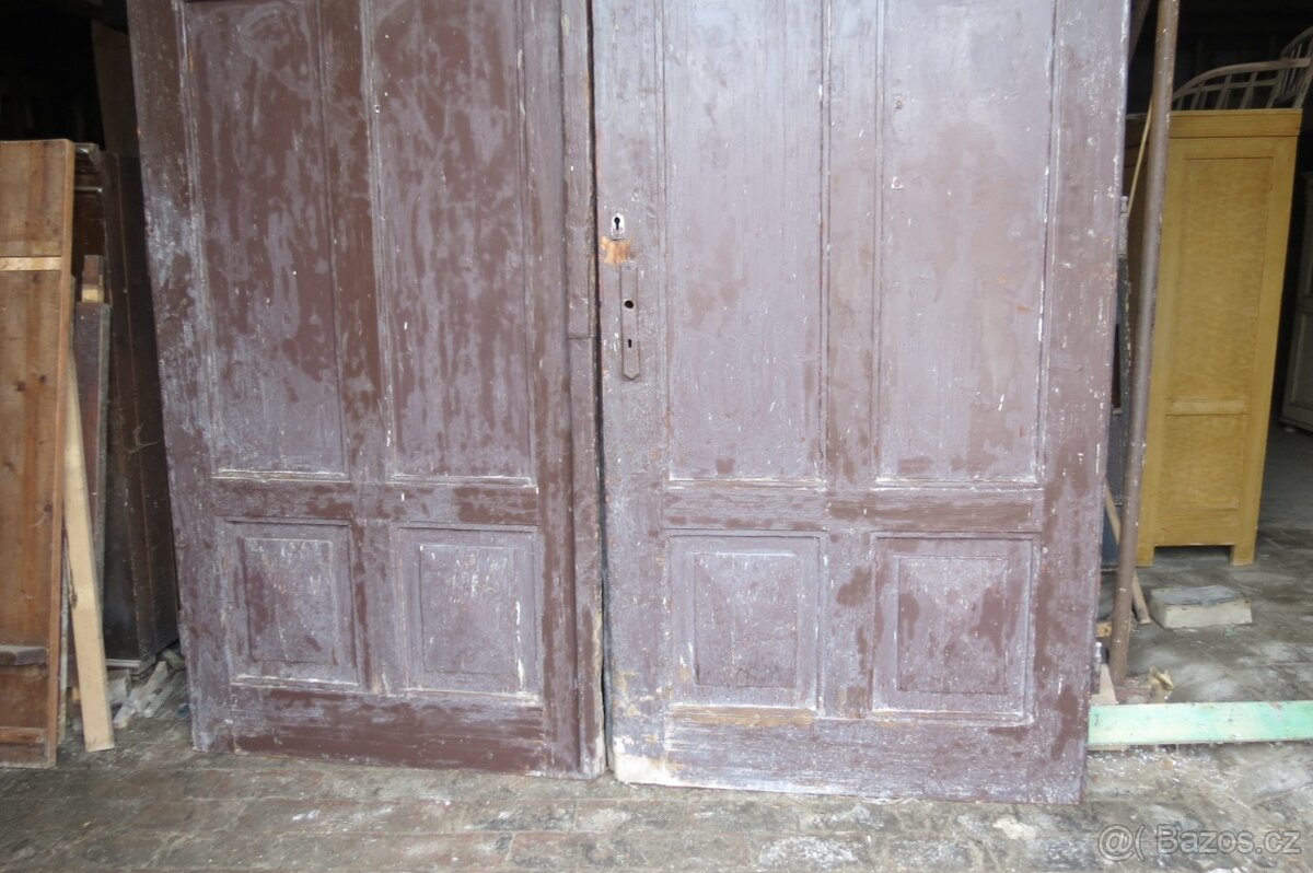 1/ Staré vchodové dveře - 8