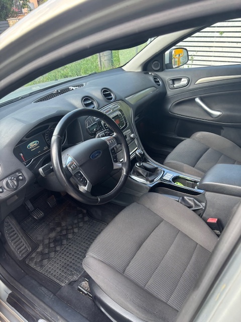 Ford Mondeo - 8