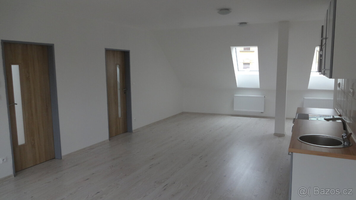 Pronájem 3+kk v Liberci - 8