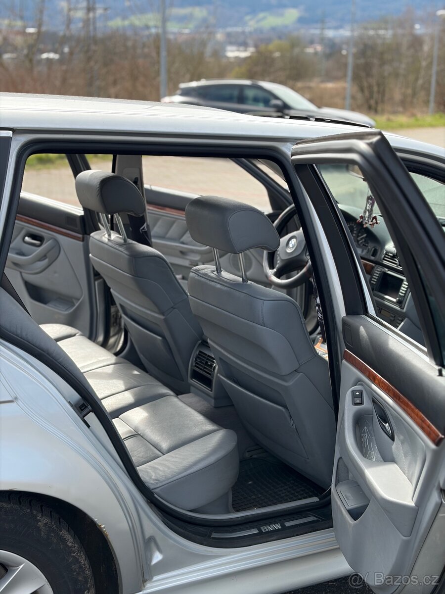 BMW E39 525D Touring - 8