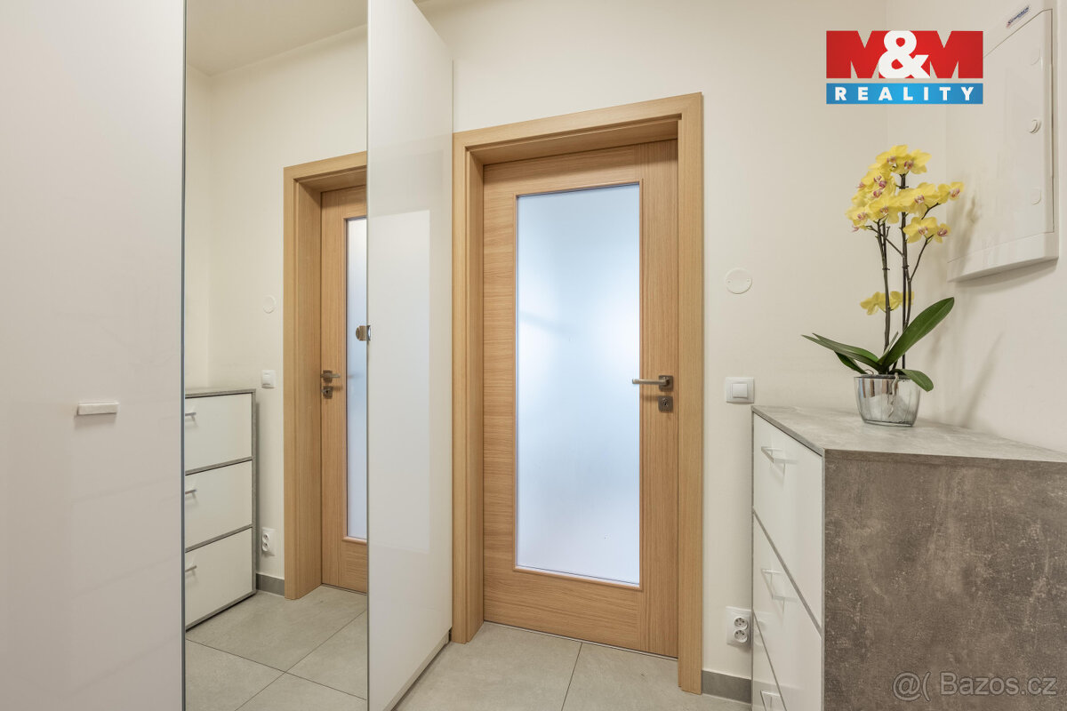 Prodej bytu 1+kk, 38 m², Praha, ul. Nekvasilova - 8