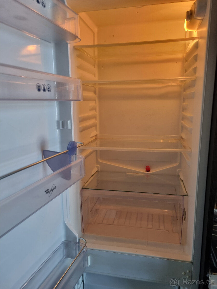 Darují za odvoz vestavnou ledničku Whirpool - 8