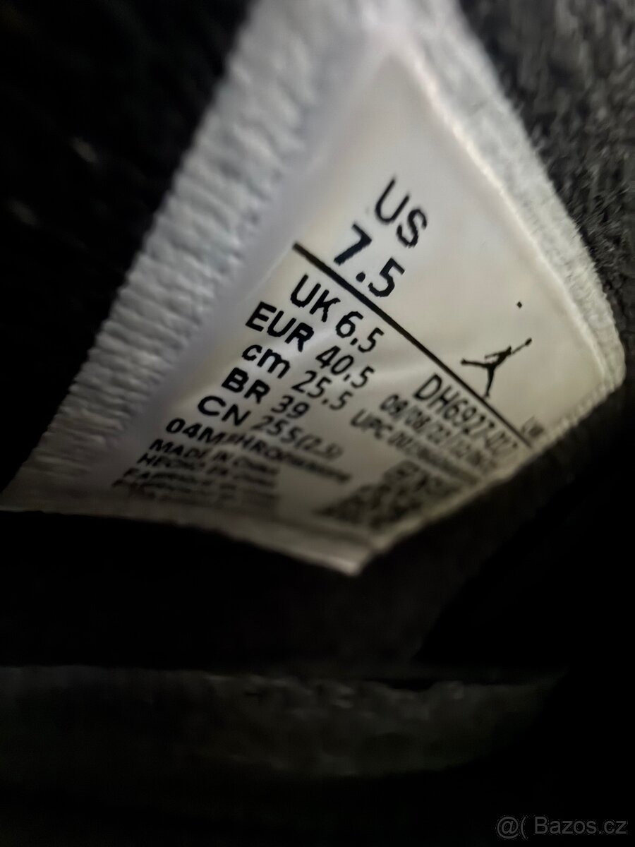 Nike AIR JORDAN 4 RETRO Thunder - 8