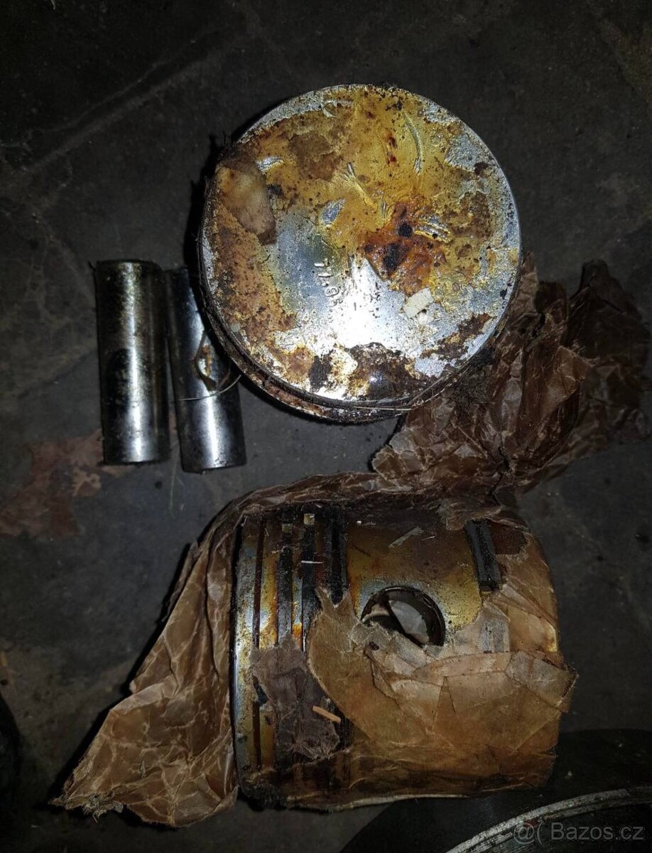 Originální nové náhradní díly z vojenského depozitu spojka - 8