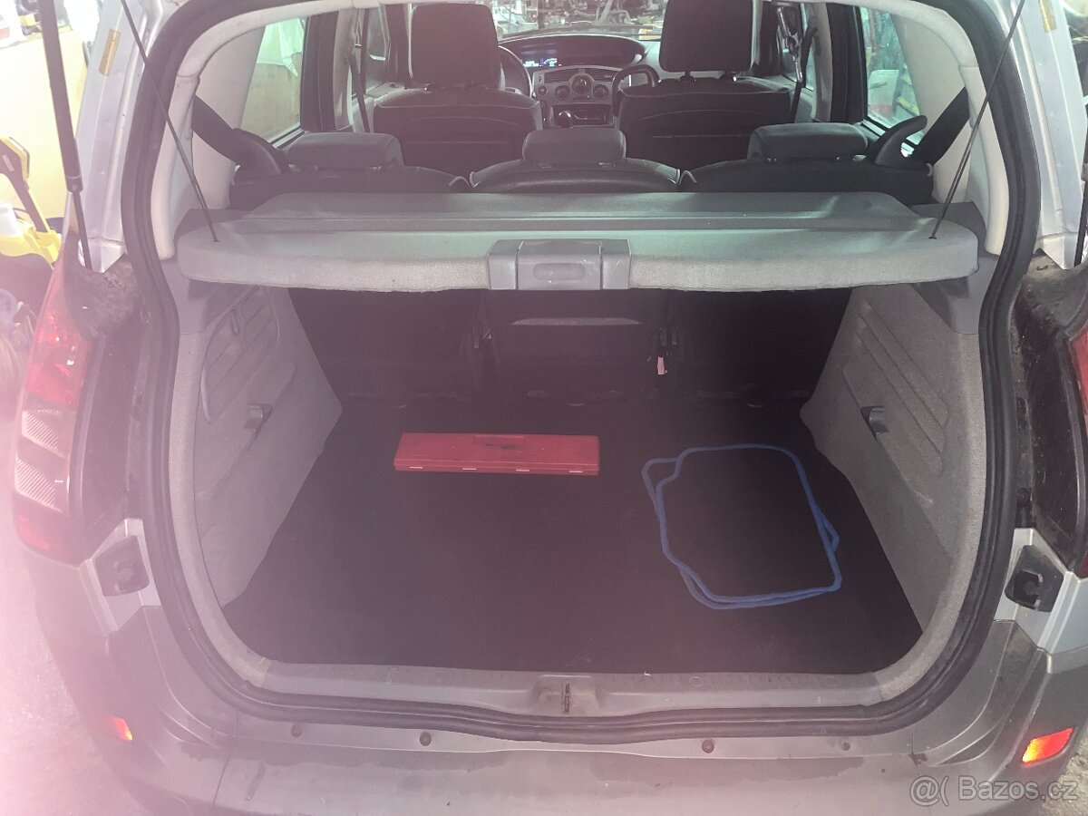 Renault Scenic 1.6 - 8