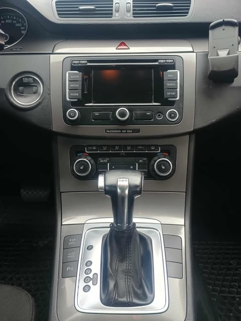 Volkswagen Passat 2.0 TDI - 8