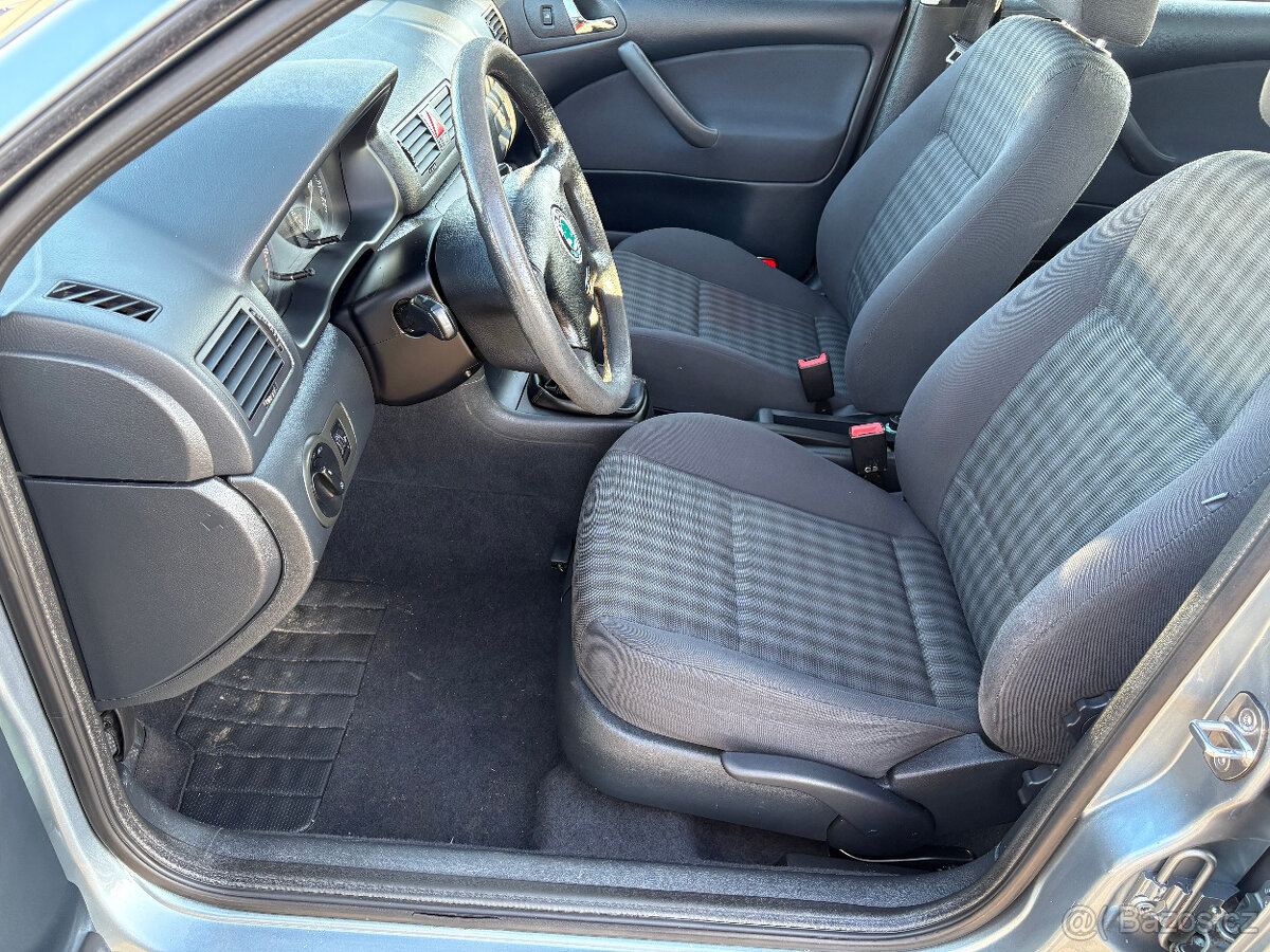 Škoda Octavia 1.6i TOUR combi,STK do 3/2028 - 8