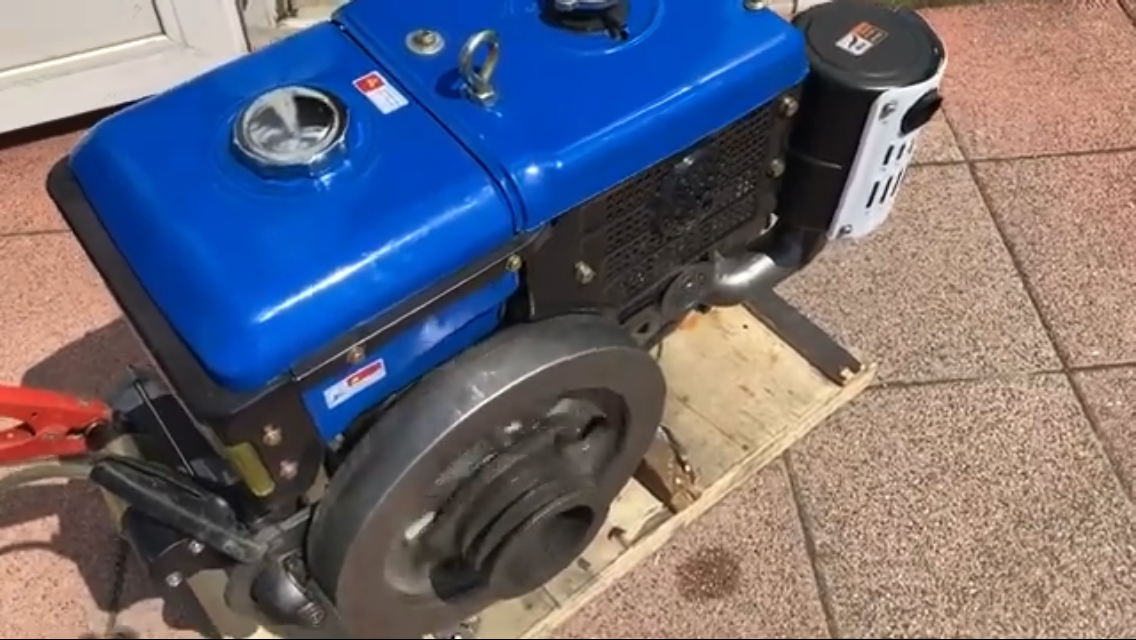 Dieselovy motor 13 koni - 8