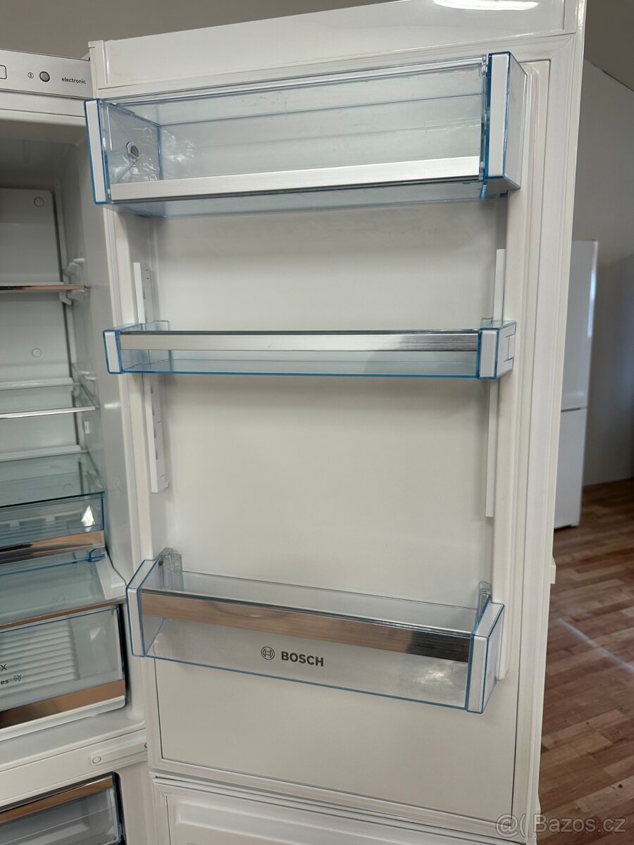 Lednice s mrazákem Bosch (104) - 8