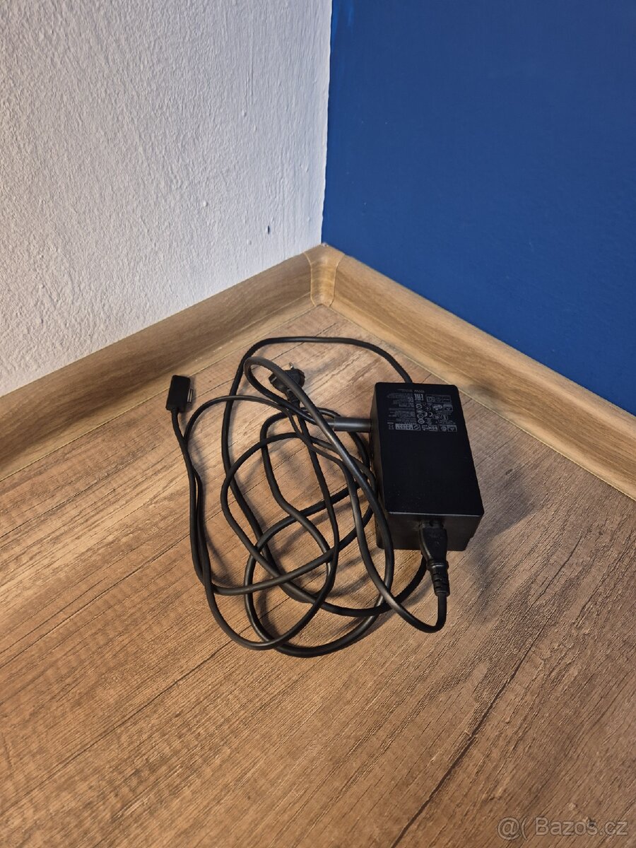 Microsoft Surface Book 3 - i7, gtx 1650, 16gb ram, 2V1 - 8