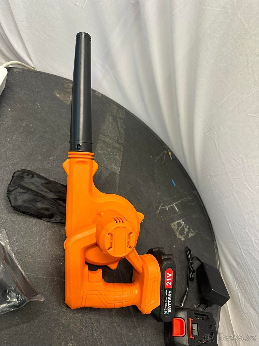 Aku foukač / vysavač (1089) - 8