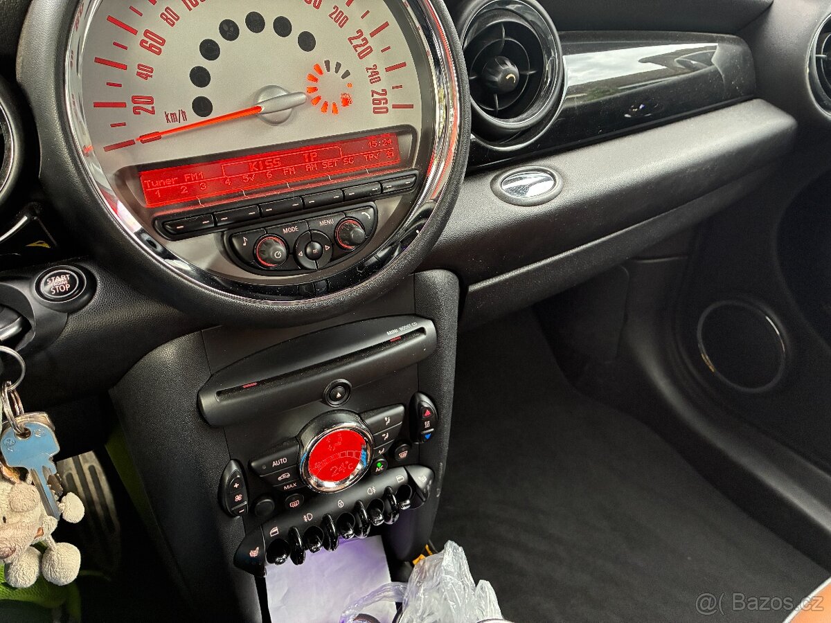 Mini Cooper SD,2013,KŮŽE,VÝHŘE,DIGI,HARMAN,SPORT,ČERNÝ STROP - 8