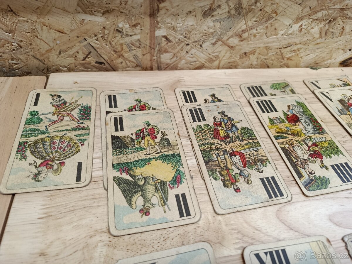 Set starých karet (Taroky + Mariáš) a kovový stojánek - 8