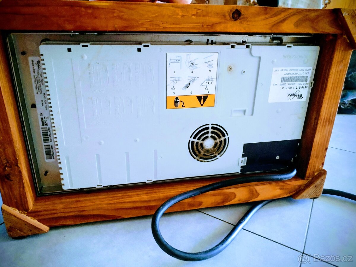 2 varné zóny. Indukční varná deska Whirlpool s rámečkem. - 8