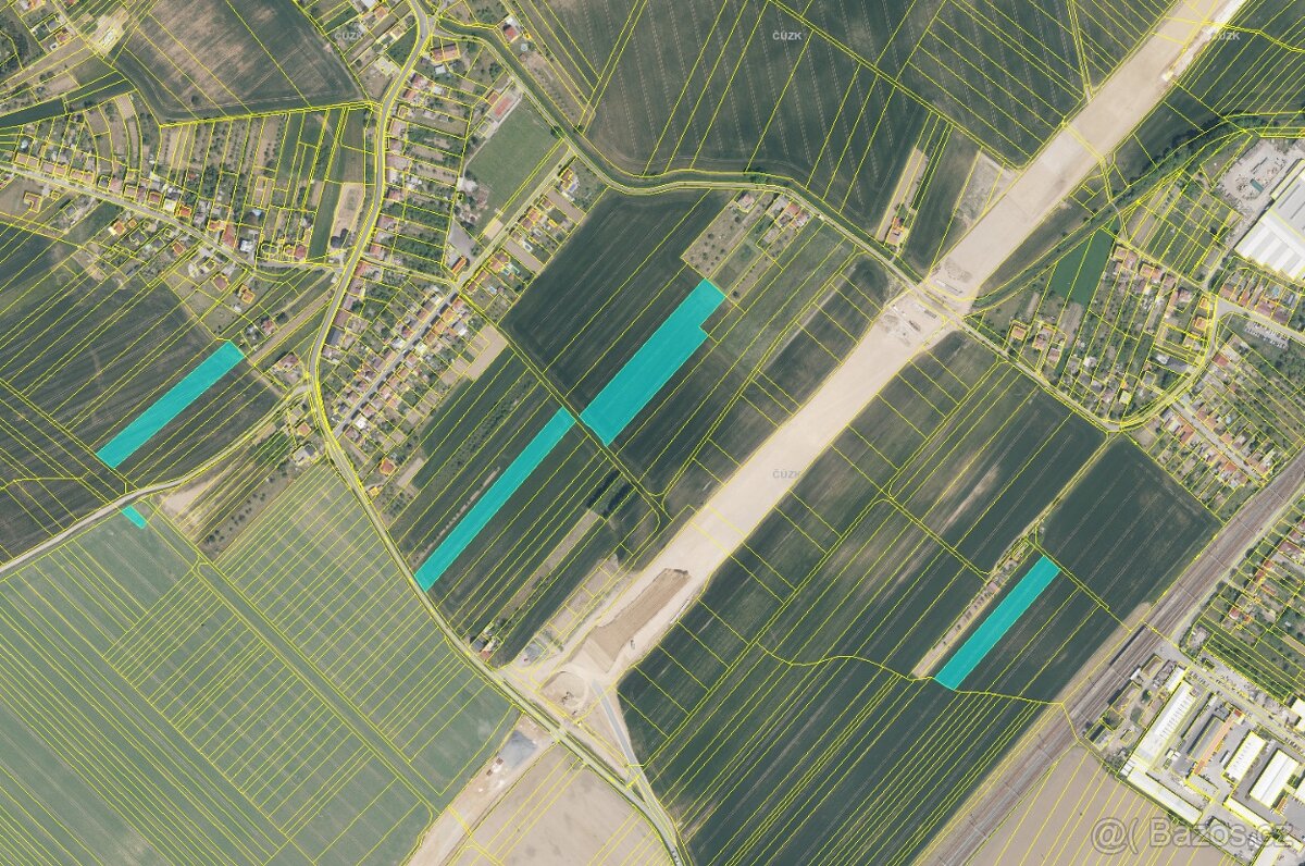 Prodej polí blízko obce - 3,3 ha - Sušice u UH - 8