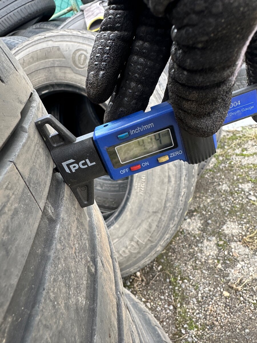 Pneumatiky 255/45R19 - 8