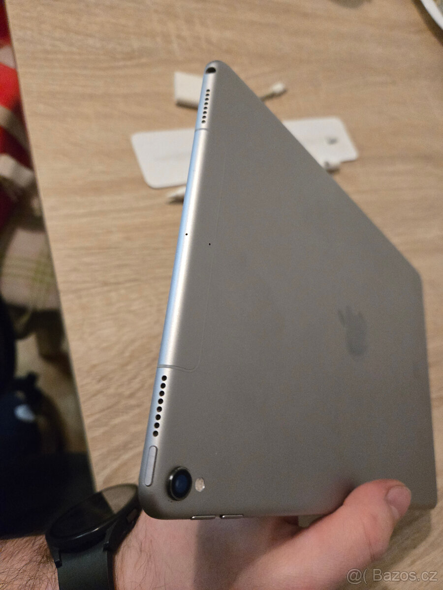 Apple iPad Pro 10.5 256GB Cellular + Apple pencil - 8