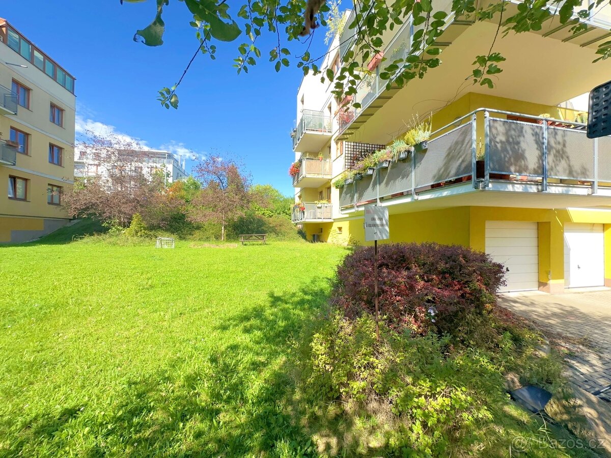 Pronájem bytu 3+kk s balkonem, 85 m² + 16 m², Praha 10 – Mal - 8