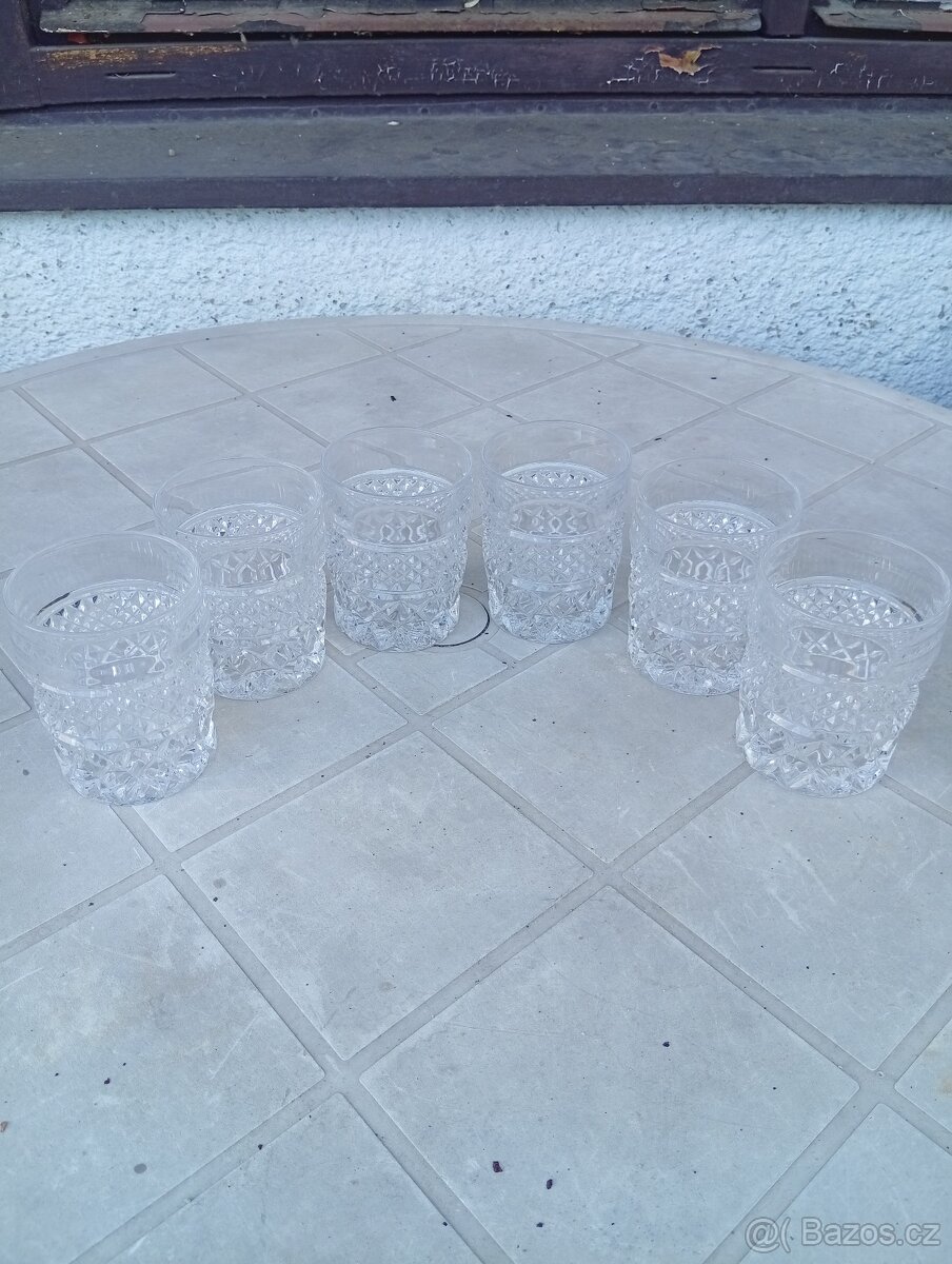 Prodám skleněné broušené vázy,mísy.,skleničky. - 8