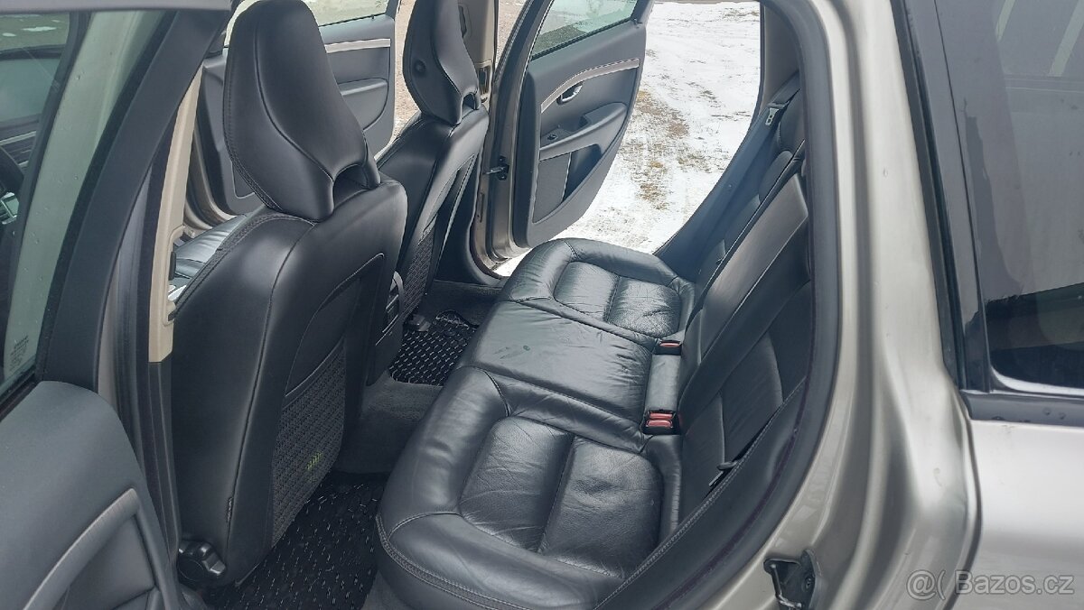 Volvo XC70 - 8