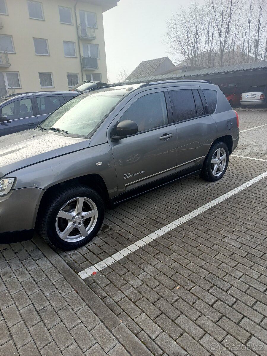 Jeep compass 4x2 - 8