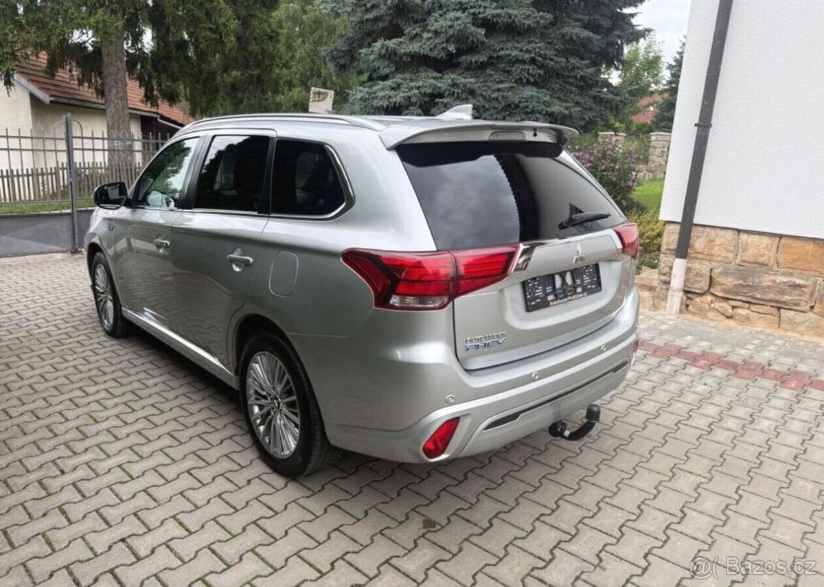 Mitsubishi Outlander, 2,4 PHEV Top 4WD odpočet DPH - 8