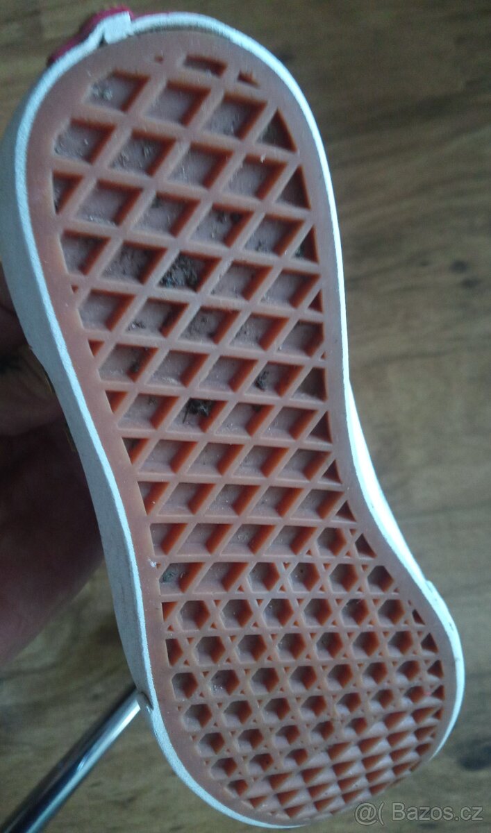 PRODÁM STYLOVÉ DĚTSKÉ TENISKY VANS - limitovaná edice - 8