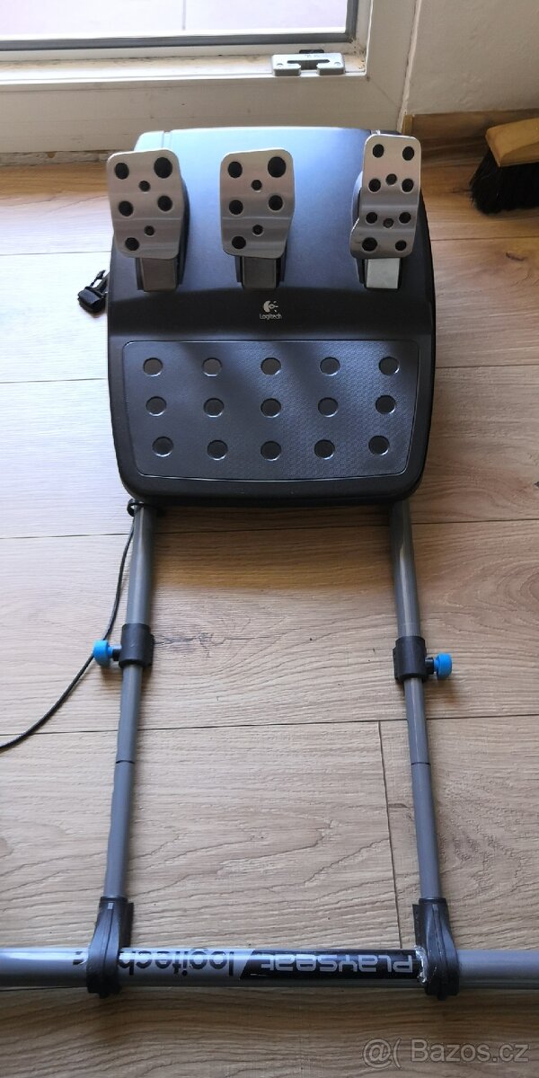 závodní sedacka s volantem G27 - 8